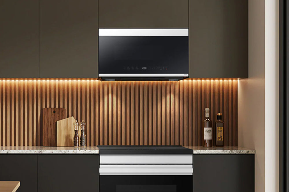 2.1' Microwave with Extractor Bespoke Auto Connectivity & Smart Things Cooking White Glass 1000-Watt