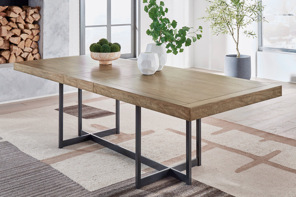 Mesa de comedor con tablero de madera y patas de metal negro sobre fondo blanco.