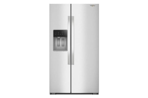 Refrigerador de acero inoxidable con dispensador de agua y hielo sobre fondo blanco.