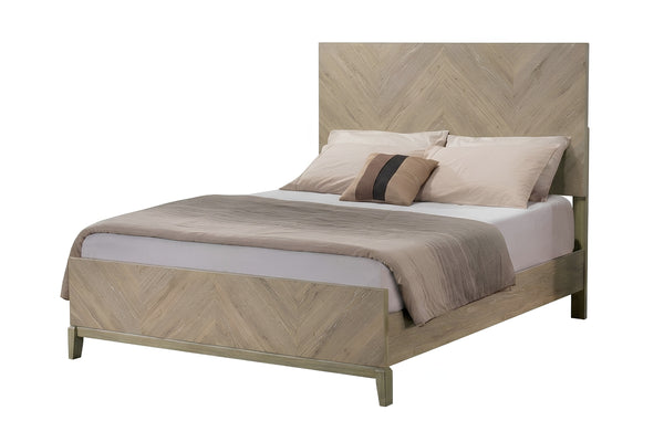 Cama beige con cabecero de madera y ropa de cama sobre fondo blanco.