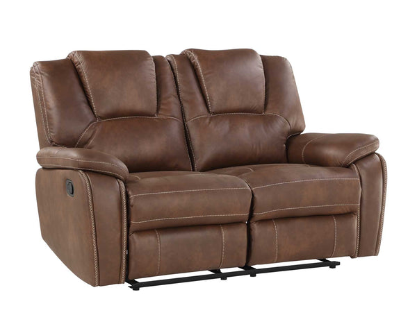 Loveseat reclinable de cuero marrón sobre fondo blanco.