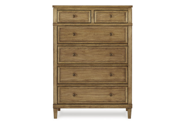 Vista frontal de un chest rústico de madera compuesto por 6 gavetas sobre un fondo blanco.