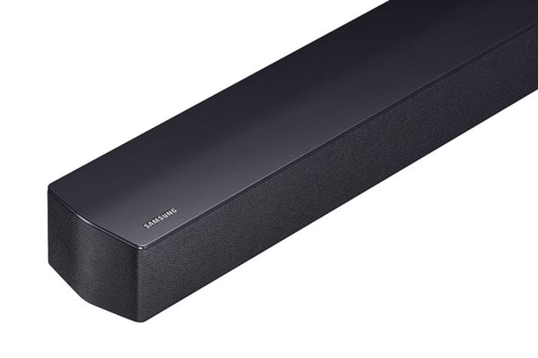 Barra de sonido Samsung sobre fondo blanco. 