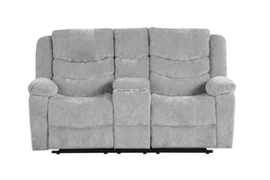 Conjunto de loveseat con consola reclinable gris sobre fondo blanco.