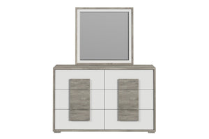 Gavetero con espejo blanco y gris claro con seis gavetas sobre un fondo blanco. 