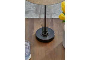 Ashley Travisburg Lámpara de Mesa