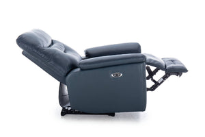Vista lateral de sillón reclinable en color azul oscuro con respaldo ajustable, reposapiés extendido y mecanismo visible de reclinación. Diseño acolchado con costuras decorativas y apoyabrazos amplios, mostrado sobre fondo neutro para destacar su funcionalidad y confort.