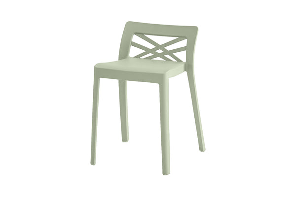 Silla verde de diseño moderno sobre fondo blanco.