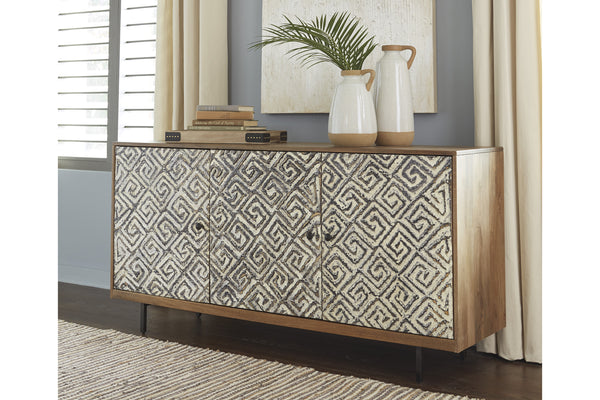 Ashley Kerrings Cabinete de acento