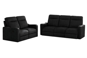 Sofá y loveseat de color negro sobre un fondo blanco. 