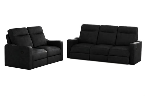 Sofá y loveseat de color negro sobre un fondo blanco. 