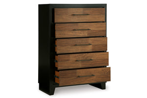 Chest de cinco gavetas hechas de madera marrón enmarcados en negro sobre un fondo blanco. 