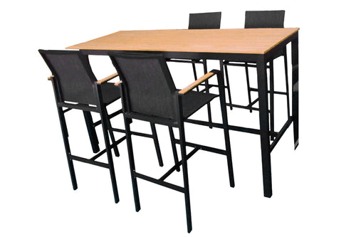 Mesa de bar exterior con 4 taburetes