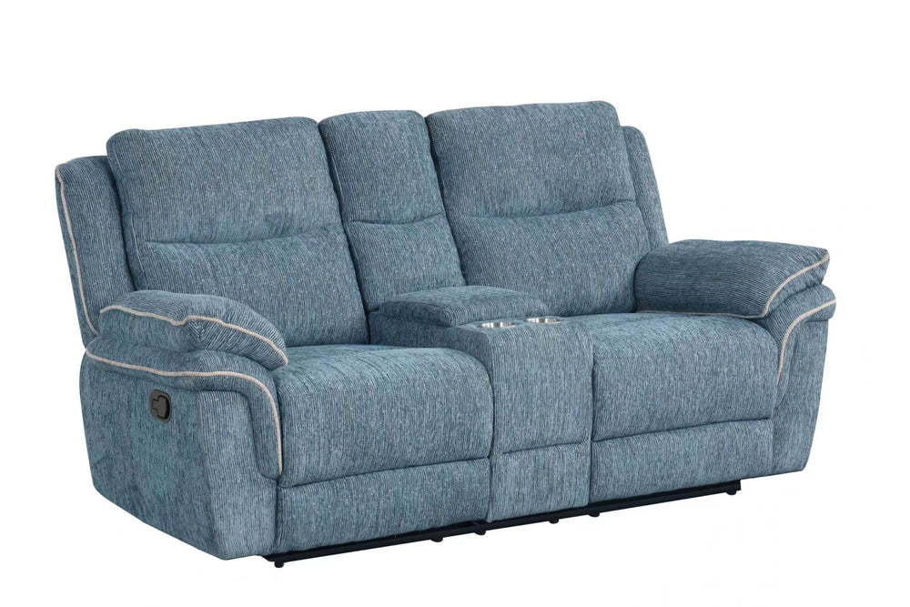 Loveseat reclinable tapizado en tela azul jaspeada con dos asientos acolchados, respaldos altos, apoyabrazos acolchados y consola central con portavasos integrados, presentado sobre fondo blanco.