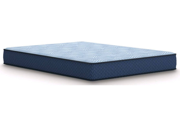 Mattress azul claro con bordes de azul oscuro sobre un fondo blanco. 