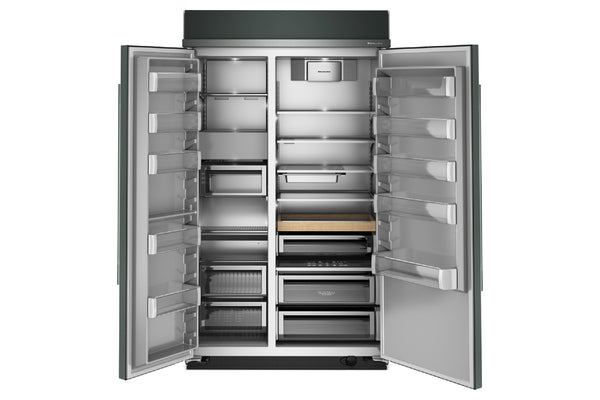 Una nevera de dos puertas verticales con ambas puertas abiertas, que deja ver un espacioso interior de acero inoxidable con múltiples estantes, compartimentos en la puerta y una tabla de cortar de madera sobre un fondo blanco.