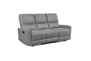 Sofá reclinable de color gris sobre un fondo blanco. 