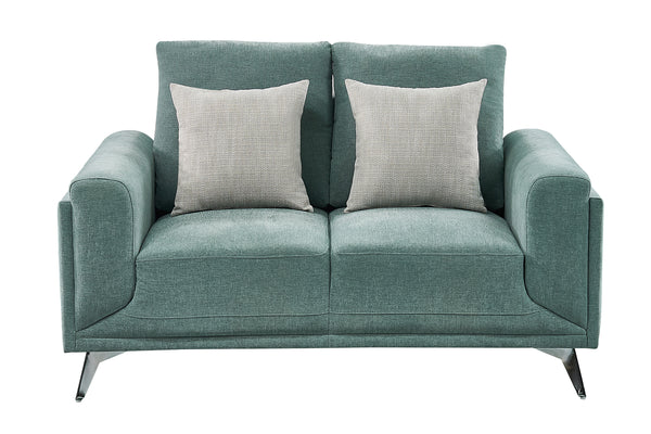 Loveseat verde con dos cojines sobre fondo blanco.