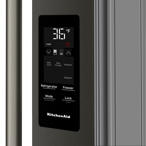 Primer plano del panel de control de una nevera KitchenAid con una pantalla negra que muestra 36 °F y etiquetas de texto blancas para la configuración del refrigerador y el congelador.