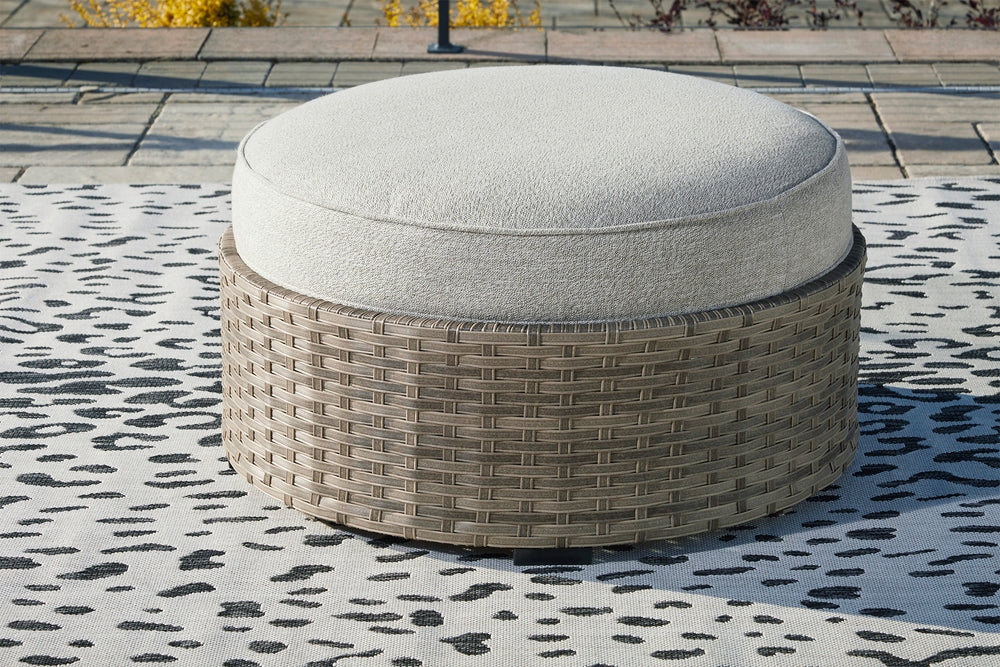 Ashley Calworth Ottoman con Cojín
