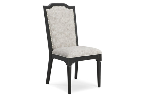 Una silla de comedor de respaldo alto con estructura de madera negra y asiento y respaldo tapizados en un tejido texturizado de color beige claro, presentada sobre un fondo blanco liso.