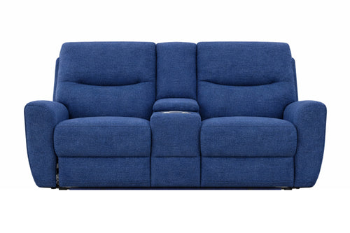 Loveseat con consola azul sobre fondo blanco.