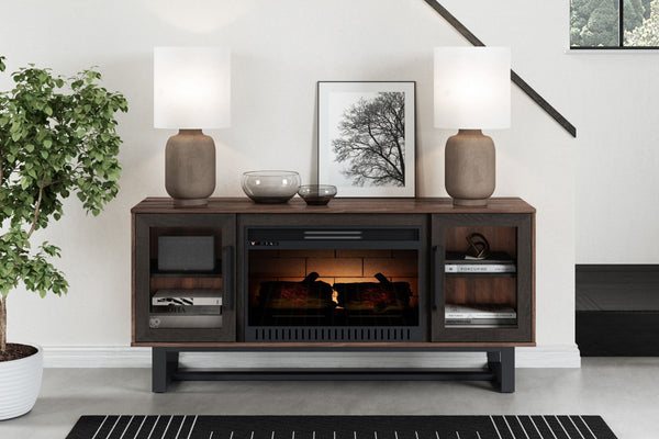 Mueble de TV de madera con chimenea eléctrica en ambiente de sala de estar.