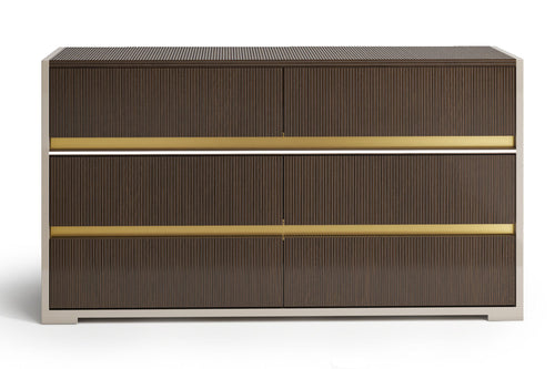 Gavetero de seis gavetas en color marrón oscuro con detalles dorados sobre fondo blanco.