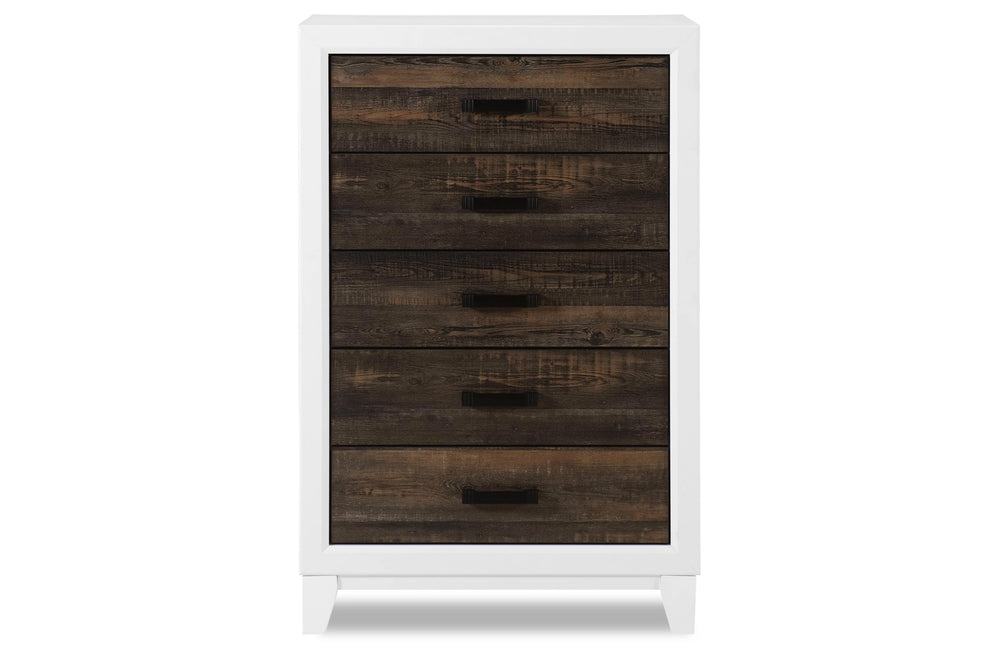 Chest de cinco gavetas hecho de madera marrón oscuro con bordes blancos sobre un fondo blanco. 