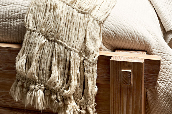 Sturdy Cama