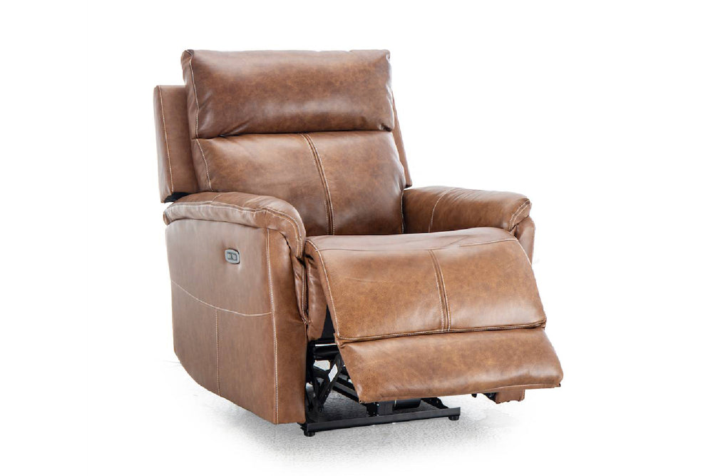Sillón reclinable de cuero marrón sobre fondo blanco