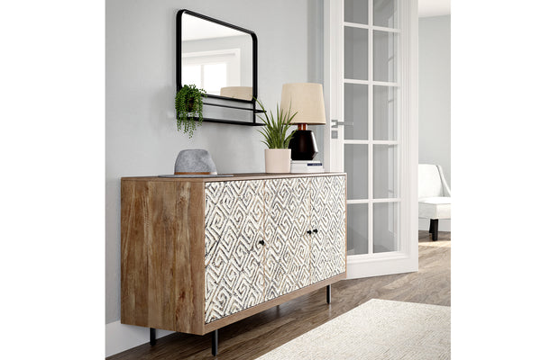 Ashley Kerrings Cabinete de acento