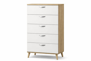 Chest con cinco gavetas de color crema y blanco sobre un fondo blanco. 