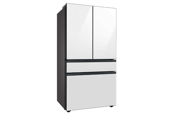 Nevera moderno con base negra y parte superior blanca sobre fondo blanco.