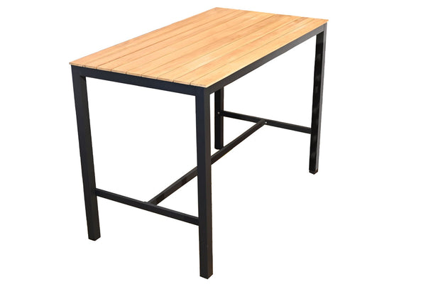 Mesa de bar exterior con 4 taburetes
