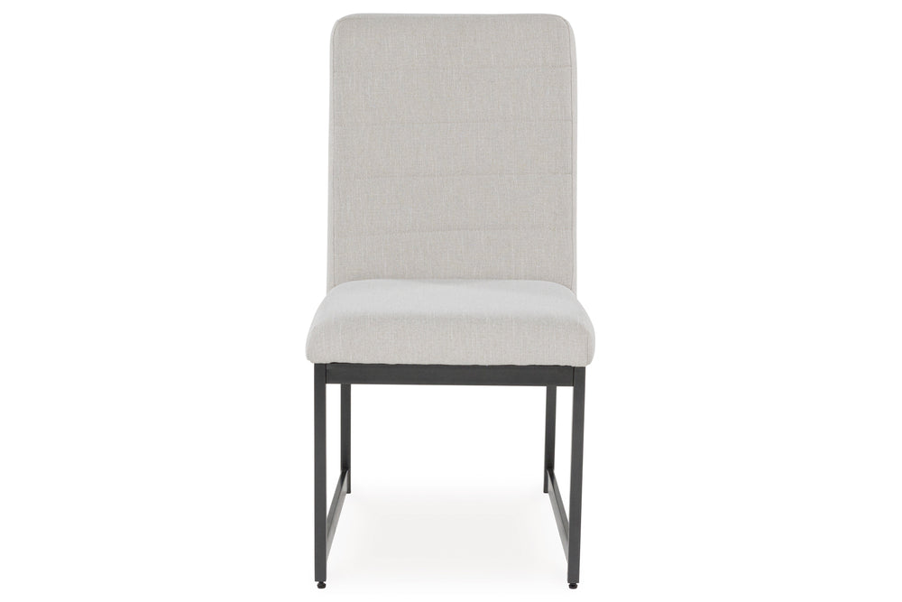 Silla tapizada en gris con patas de metal negro sobre fondo blanco.