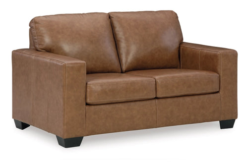 Loveseat de color marrón sobre un fondo blanco. 