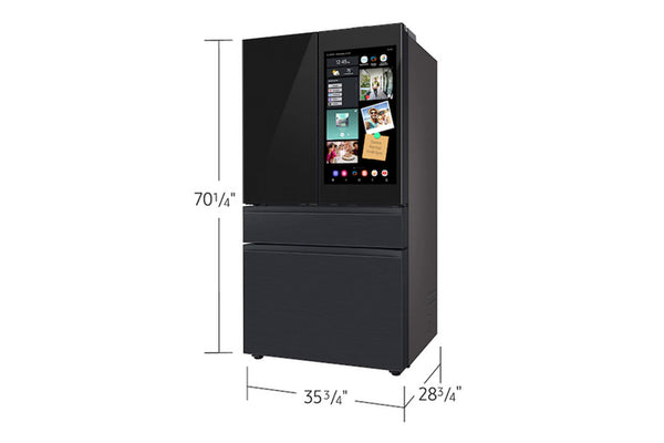 Nevera inteligente con pantalla táctil y dimensiones etiquetadas sobre un fondo blanco