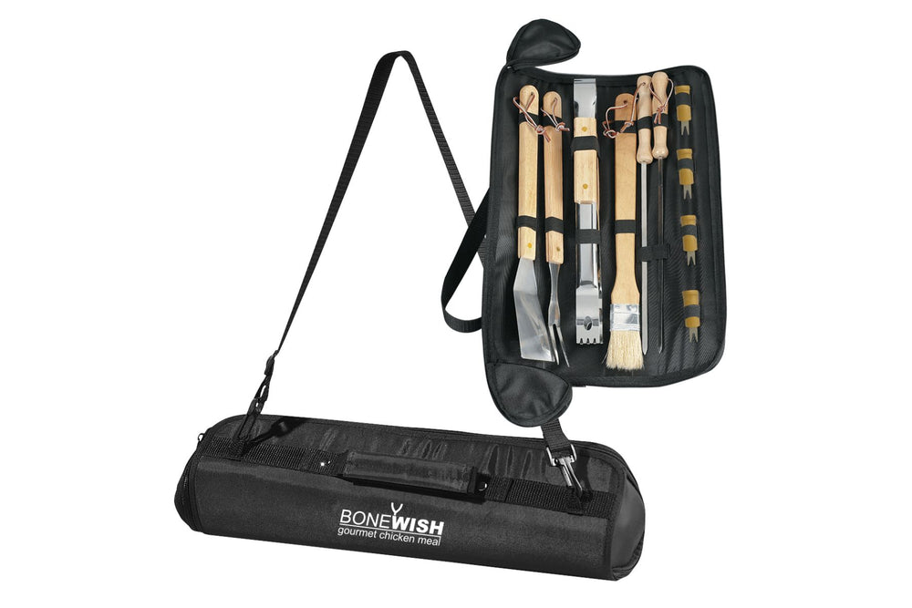Juego de barbacoa portátil negro con mangos de madera, en estuche cilíndrico y bolsa con zipper sobre fondo blanco. Marca BONEWISH visible.