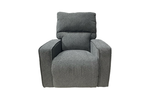 Butaca reclinable manual de color gris sobre un fondo blanco. 