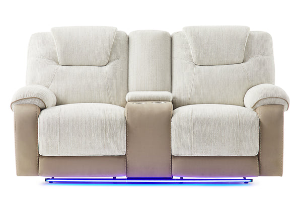 Loveseat reclinable beige con luces LED sobre fondo blanco.