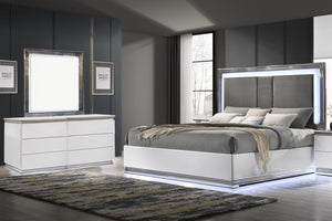 Avon Bed/Dresser/Mirror Set