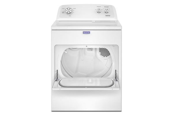 Una secadora de ropa Maytag blanca con la puerta abierta, mostrando el tambor interior, sobre un fondo blanco liso.
