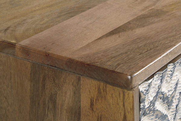 Ashley Kerrings Cabinete de acento