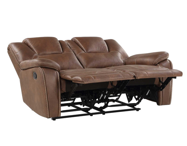 Loveseat reclinable de cuero marrón sobre fondo blanco.