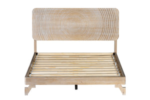 Vista frontal de estructura de cama de madera natural clara con cabecero de listones y base de listones a juego, mostrada sobre un fondo blanco liso.