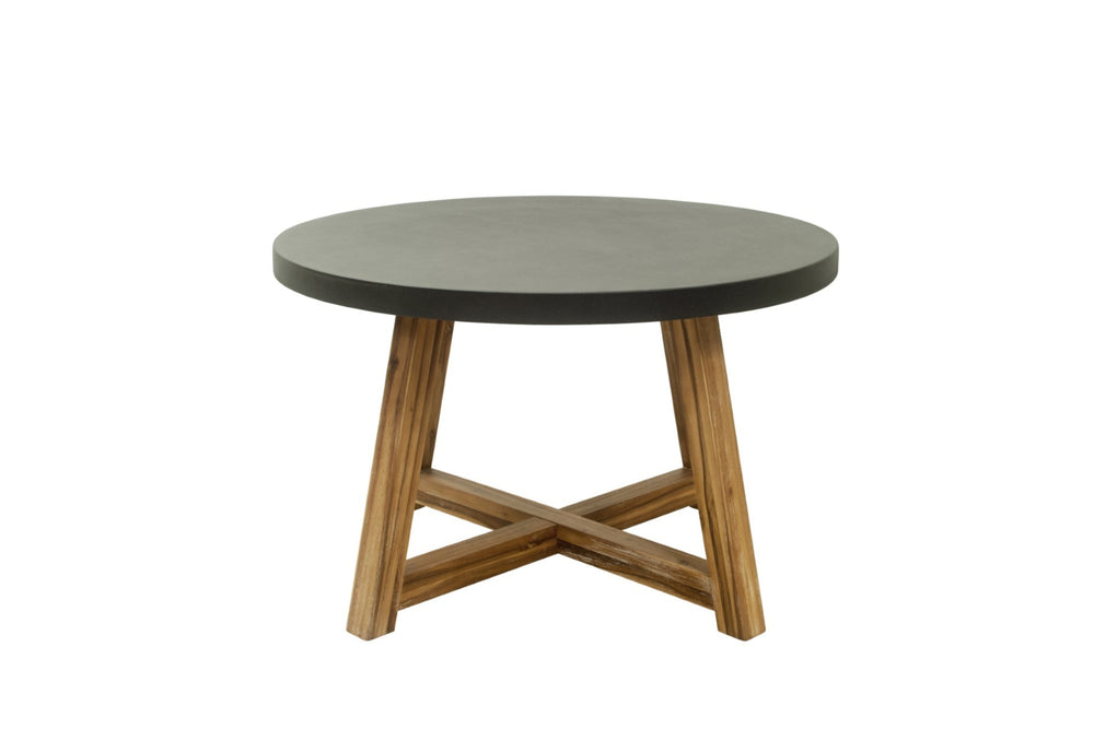 Mesa redonda con tablero verde y patas de madera sobre fondo blanco.